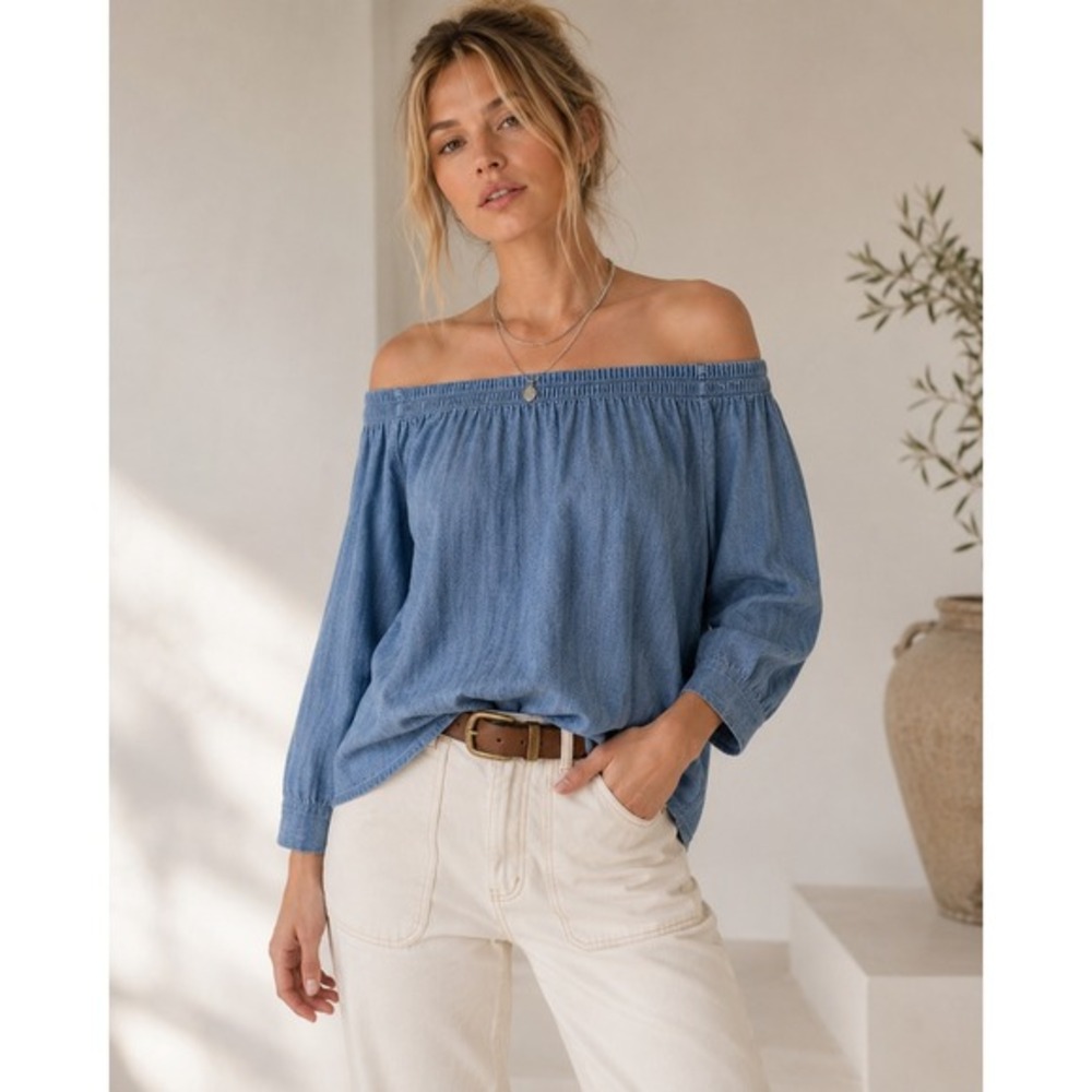 Levi's Blouse Top‎ Women Sz S Blue Chambray Linen Blend Boxy Coastal Western